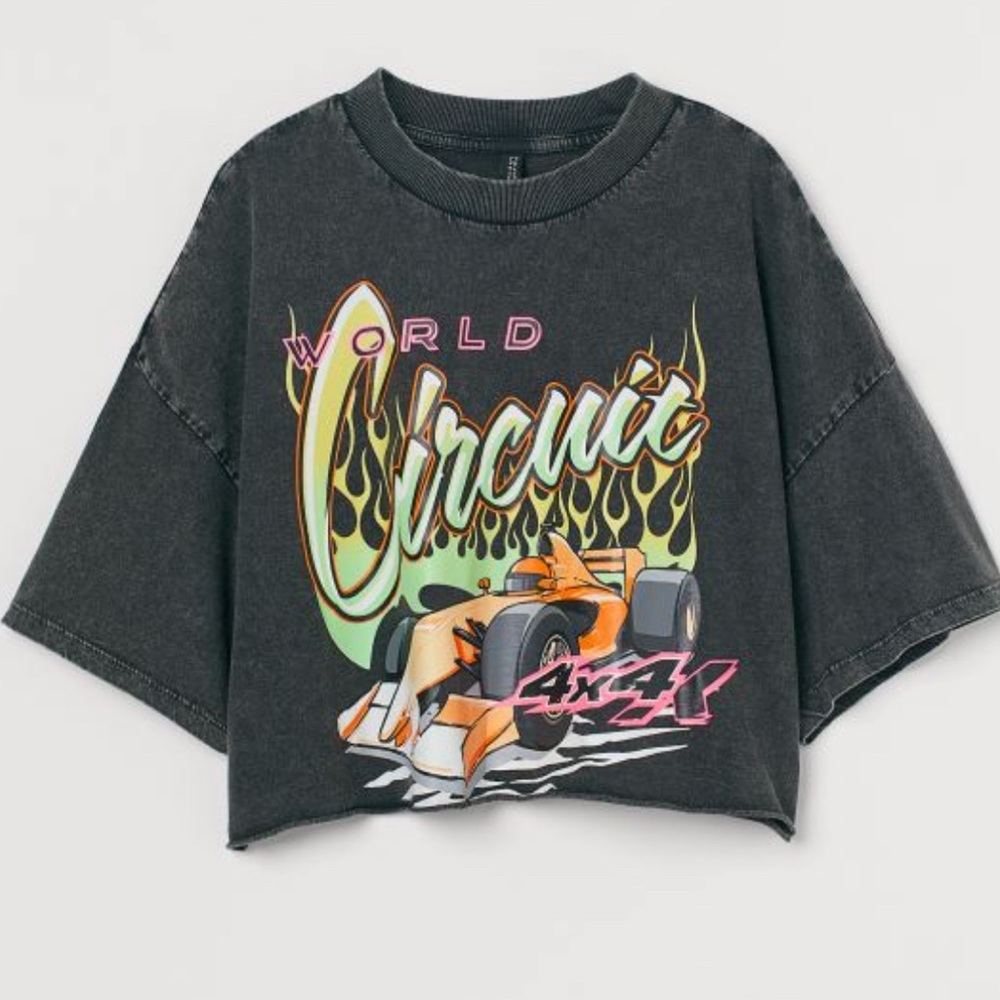 Brand - H&M Divided Boxy Top
Size - Large